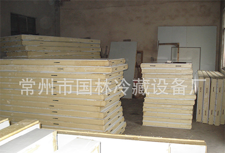 Cold storage insulation board